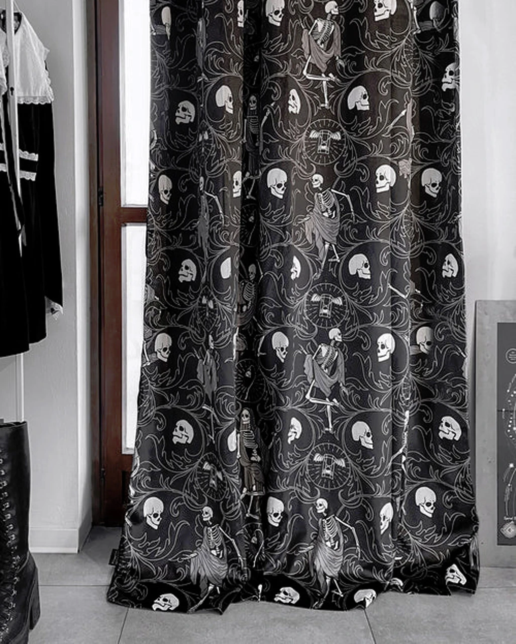 KILLSTAR Danse Macabre Vorhang 4 KILLSTAR Danse Macabre Vorhang – Bild 2