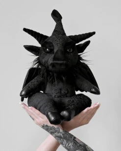 KILLSTAR Dark Lord Victoriana Plüschtier -Halloween Kostüm Geschäft killstar dark lord victoriana pluesch tier killstar kreeptures gothic kuscheltier gothic accessoires und geschenkartikel 53721